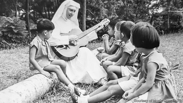 一位澳大利亚修女的迷幻音乐是一种不可思议的乐趣